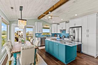 Sunny Second Row Beach and BIG views - 5