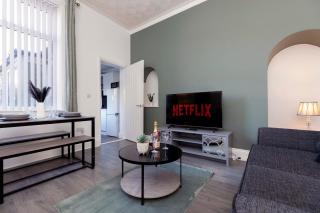 Newly Renovated 3br House Near Hospital & Uni - 1