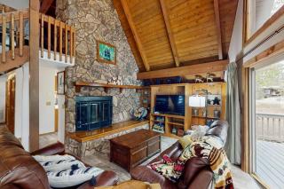 A Lazy Bear Lodge - 7