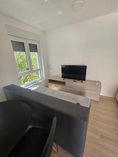 Providenca Studio Apartment with Free Parking - 3