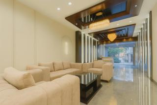 Travinities Hotel Avni Palace - 1