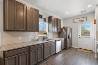 San Antonio Stay Near Lackland Sea World Spacious - 4