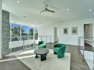 Modern waterfront property - 5