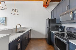 Dreamy Art Loft • Epic Arch View • Riverfront - 7