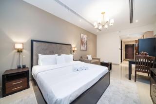 Stylish and Spacious Downtown Studio - 4