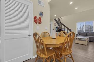 Pool Beach Passes Spacious 3BR Loft Condo Sleeps 8 Seaside Heights - 4