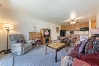 Spacious 1BR Condo #218 at Donner Lake Village - 6