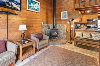 The Pacesetter Best Location on the Mountain - 1