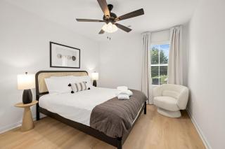 Home Base - Stays of 30 days or more - 2mi to Downtown - 6