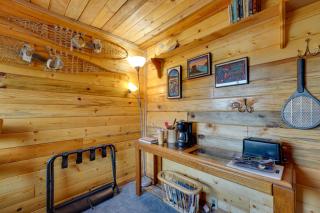 Ultimate Alaskan Retreat Lakefront Soldotna Cabin - 3