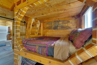 7 Mi to Kenai River Soldotna Cabin with Lake Access - 1