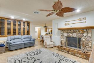 Swim with a View! Family Retreat Near Lake Havasu - 3