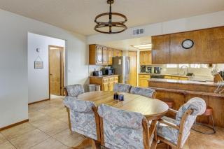 Swim with a View! Family Retreat Near Lake Havasu - 1