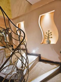 HOUSE OF JOY, Lux Apartment, royal design and furnishings, Bedrooms 3, Hot tub, the great hall, treadmill exercise machine - 5