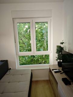 Providenca Studio Apartment with Free Parking - 2