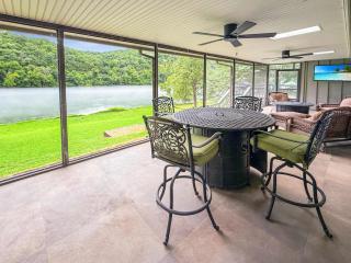 Riverfront Retreat - Right next to the White River - 0