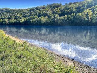 Riverfront Retreat - Right next to the White River - 4