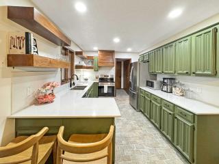 Riverfront Retreat - Right next to the White River - 1