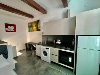 Cute apartment in quiet Valletta Alley - 1
