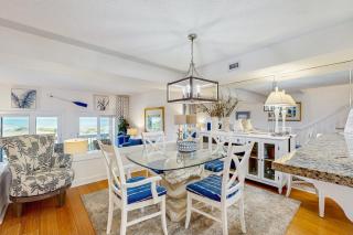 Dog-friendly oceanfront townhouse with covered balcony, views, pool & AC - 5