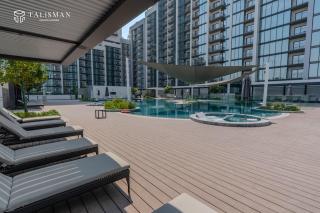 Luxury 1BR Burj Khalifa & Flamingo Sanctuary Views - 9