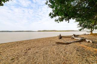 Walk to Lake Barkley! Family Home with Outdoor Oasis - 9