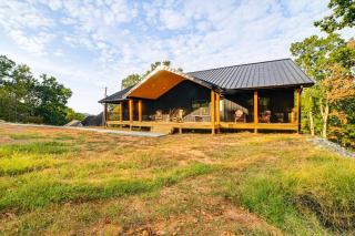 Walk to Lake Barkley! Family Home with Outdoor Oasis - 8