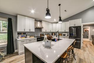 Walk to Lake Barkley! Family Home with Outdoor Oasis - 2