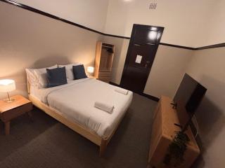 Strathfield Hotel - 4