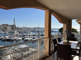 Cap Hermes 200 residence avec piscine et vue port - 1
