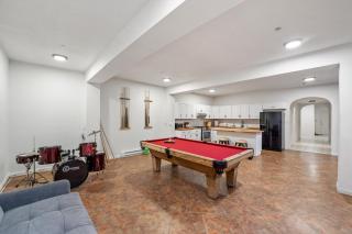 Mountain View Luxury Estate with Pool in West Hills - 8
