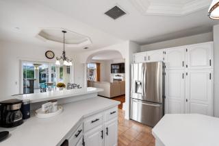 Mountain View Luxury Estate with Pool in West Hills - 6