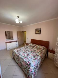 Peaceful, Cozy Apartment in a Central Neighborhood - 2