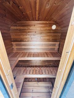 The Lodge - A Home Away From Home, With Private & Secluded Sauna access - 7