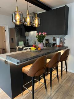 Flamingo Retreat with a Private Garden - 5