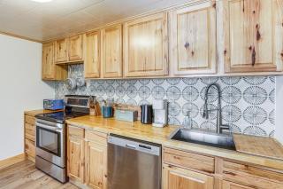 Steps to Dtwn Kalispell! Pet-Friendly Home with Yard - 2