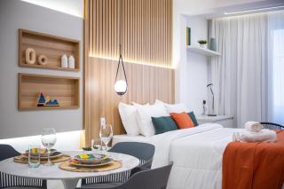 Oceanfront building ! Style and Elegance - 4