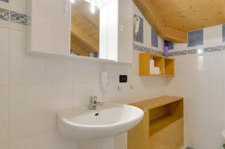 Roe Apartment - 1