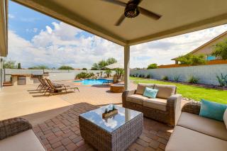 Putting Green, Pool Table! West Valley Family Home - 8