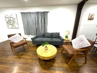 Cozy 3BR Home With Pool, Yard, Garage, and 80 inch TV! - 2