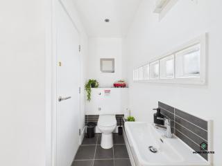 Knowledge Quarter - Near Uni and Lime St - 2 En Suite, 1 WC - 1