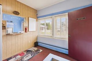 Currys Motel by OYO Saginaw MI - 3