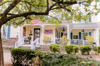 Montgomery Inn BnB - 1