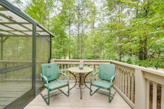 2 Mi to Smoky Mtns Natl Park! Hot Tub Hideaway - 8
