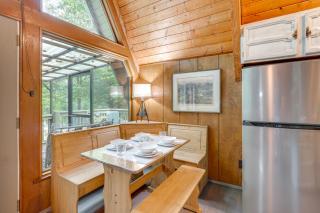 2 Mi to Smoky Mtns Natl Park! Hot Tub Hideaway - 4