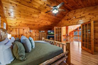 Breezy Mountain Views, New Fire Pit! 6 Bd w Hot Tub and Pool Table - 8