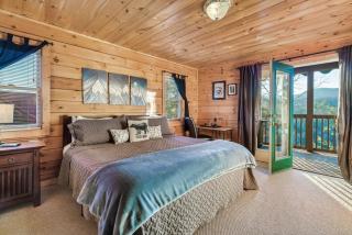 Gatlinburg Cabin-Mtn View-Hot Tub-Theater Room - 3