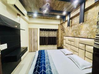 Vrindavan luxury apartment near Premanand maharaj marg - 2