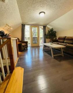 Chalet at the base of Schweitzer Mountain - 8