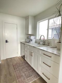 Beachfront Luxury with 4BR and Views - 9